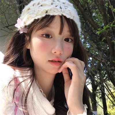四个孩子走进银行